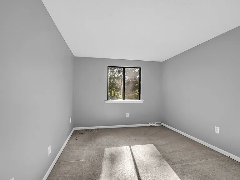 1R Snow Cir #1 — Photo 23