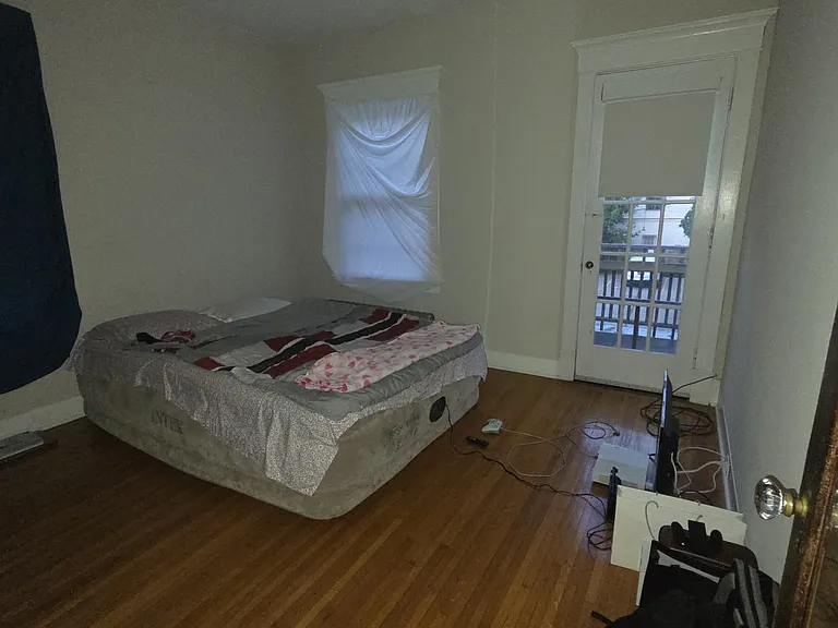 373 Elmwood - 6 — Photo 5