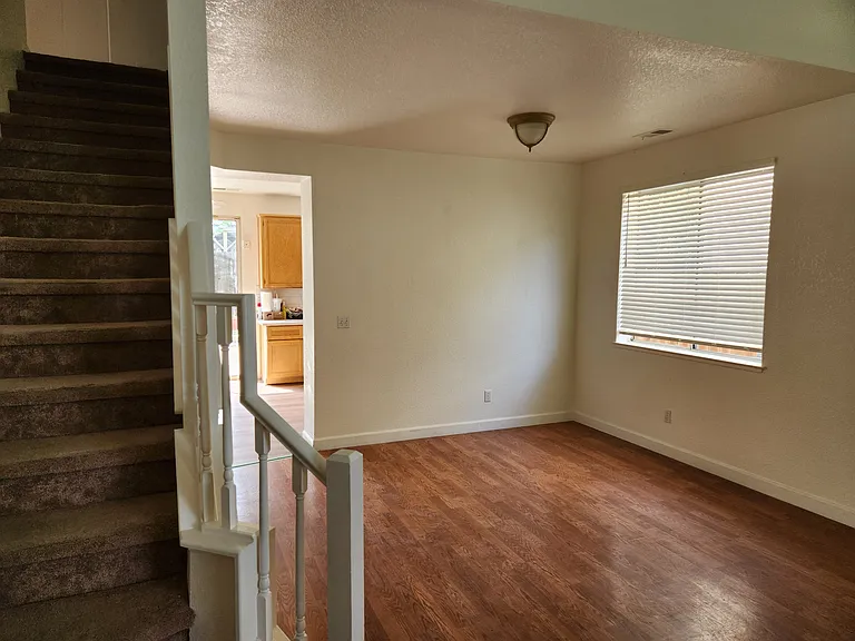 1487 Promenade Cir — Photo 16