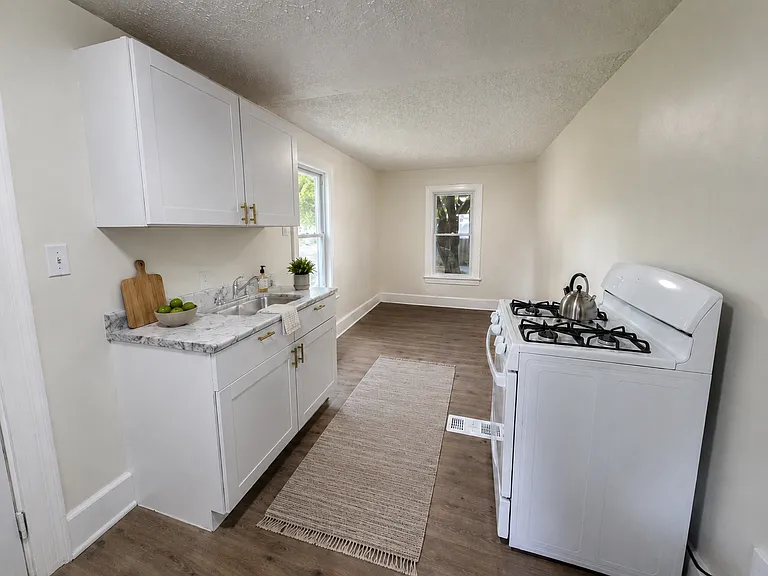 875 Harrison Ave — Photo 5