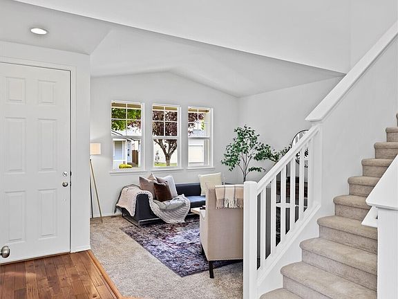 5th image of 18009 15th Avenue W