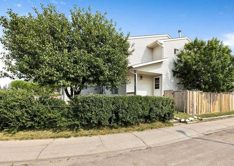 1st image of 44 N Falwood Cres NE