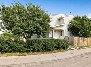 44 N Falwood Cres NE, Calgary, AB T3J 1E3