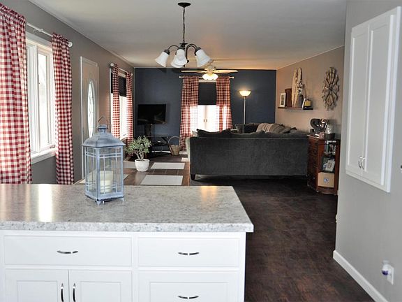 5th image of 1635 Oakwood Dr