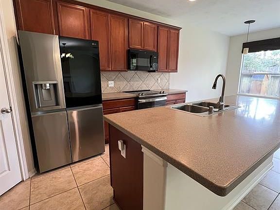 4th image of 43 Nestlewood Pl