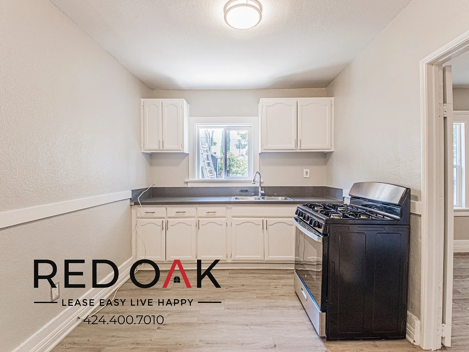 Modern Two Bedroom with Plentiful Storage, On-Site Laundry, and Available Parking ~ In Vibrant So... — Photo 4