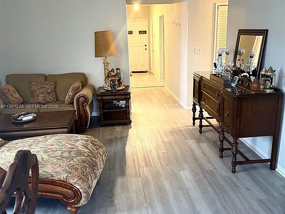 2nd image of 1510 SE 15th St APT 210