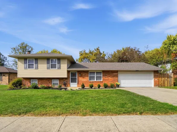 5877 Lake Circle Dr, Fairfield, OH 45014