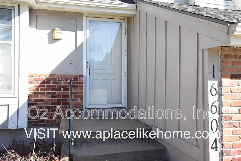 4 bed, 2.5 bath, 1780 sqft, $2,450 — Photo 2
