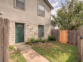 2211 Creekside Ln, Georgetown, TX