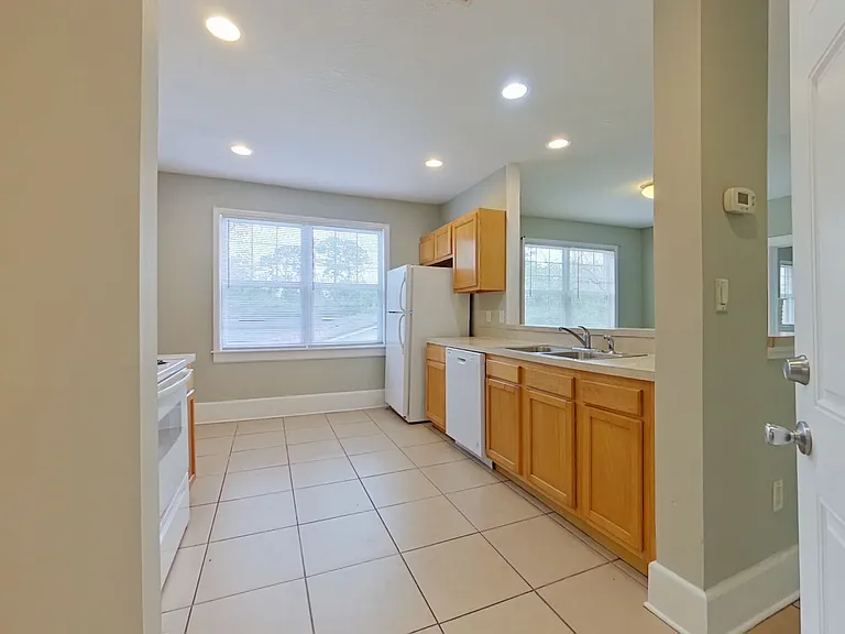 Dellwood Avenue 2920 — Photo 11