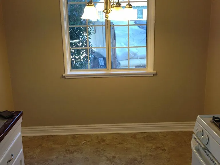 9024 Geyser Ave — Photo 8
