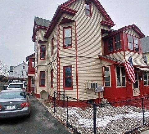 3rd image of 32 Wendell Pl