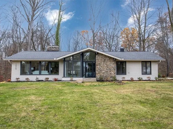 10965 Tanager Trl, Brecksville, OH 44141