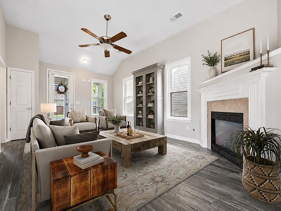 5th image of 239 Island Village Dr