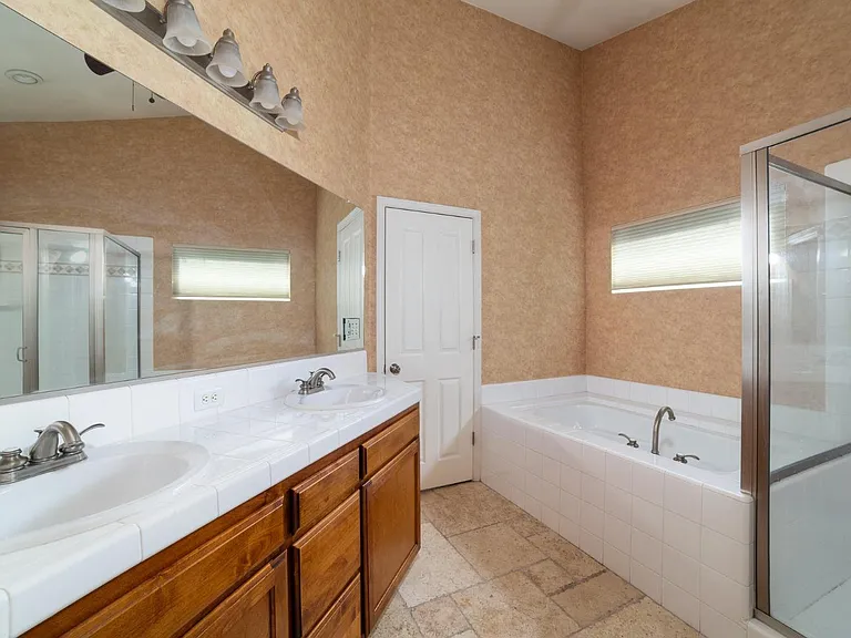1120 E Sawgrass Ave — Photo 18