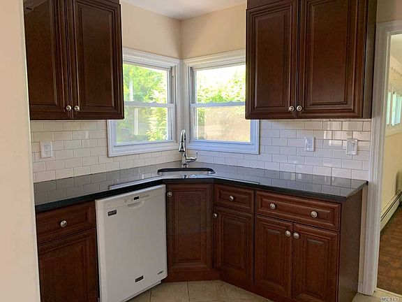 5th image of 611 Bellmore Ave