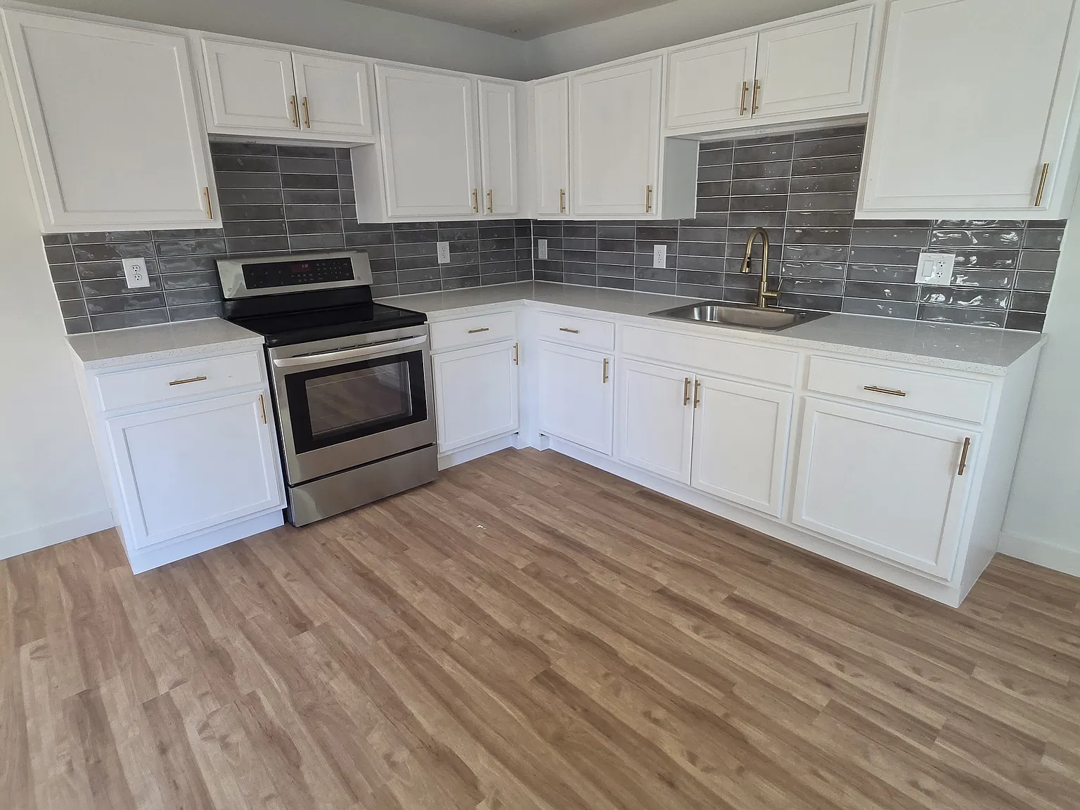 4 bed, 1700 sqft, $2,050 — Photo 1