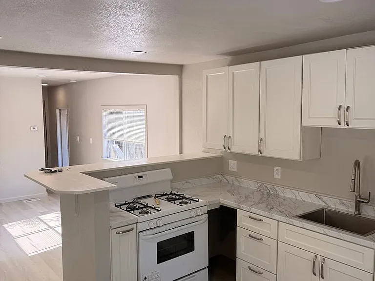8710 Franklin St — Photo 4