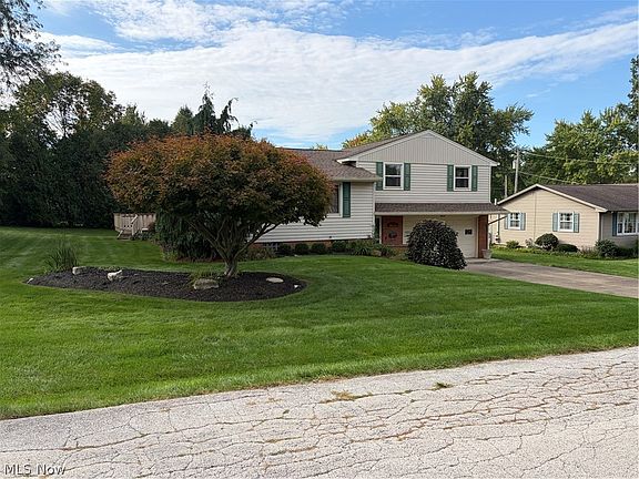 3rd image of 309 Bell Ave