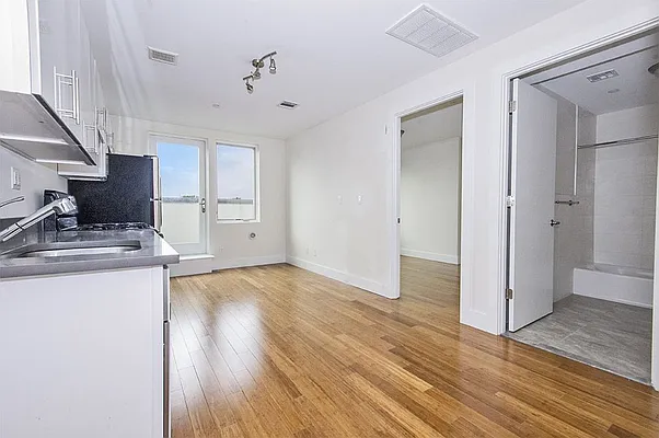 Rented by Level Group | media 20