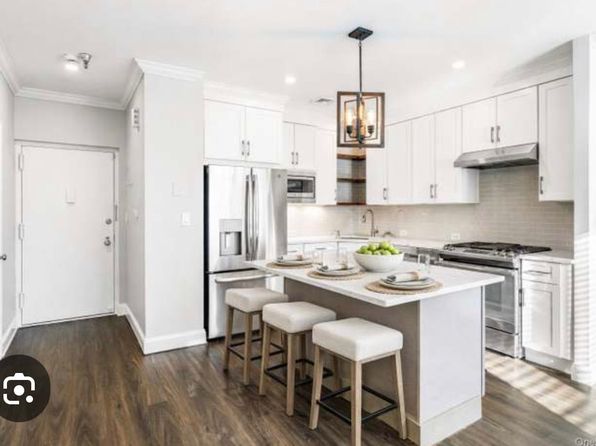 520 Ashford Ave APT 18