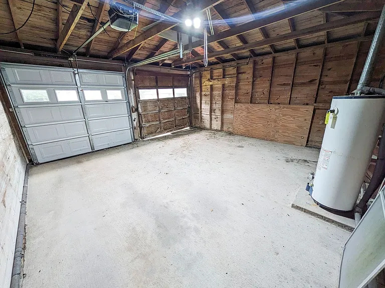 270 N Ann St — Photo 14
