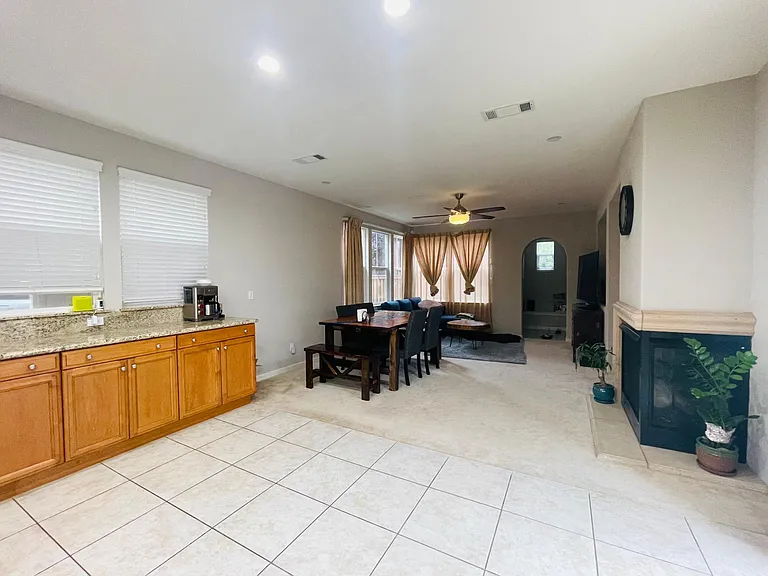 3850 Highbury Way — Photo 3