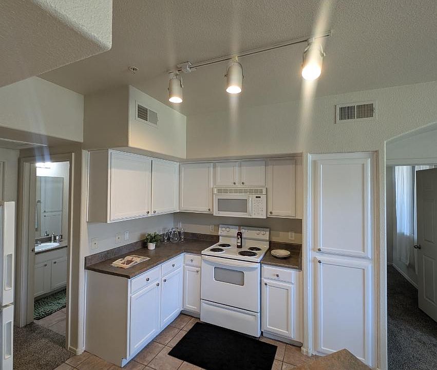 1 bedroom kitchen