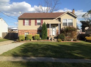 12405 Somerset Dr, Louisville, KY 40229