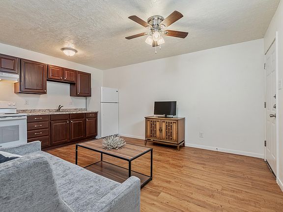 3rd image of 4305 College Main St #13