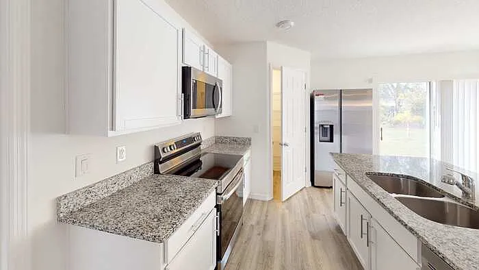 26 Biscayne Dr — Photo 2