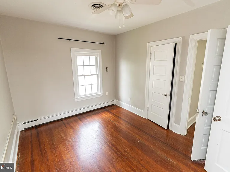 1109 N Division St — Photo 42