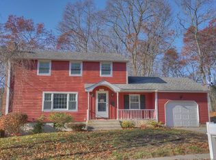 303 Ridgewood Dr, Groton, CT 06355