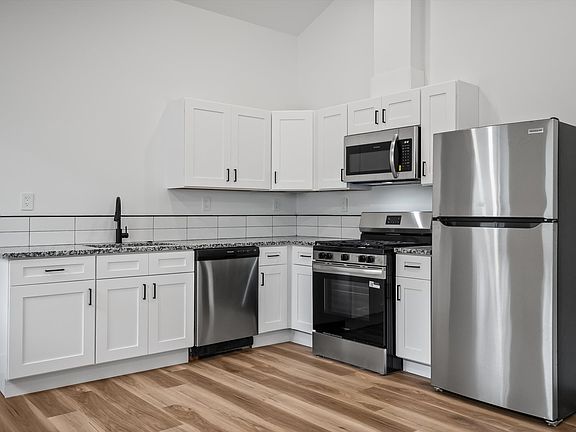 Kitchen: New Stainless Appliances