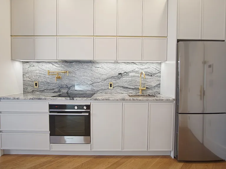 370 Lenox Ave #Penthouse 7 — Photo 3