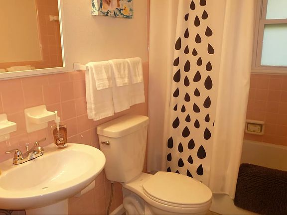 3rd image of 6404 Dorchester Dr