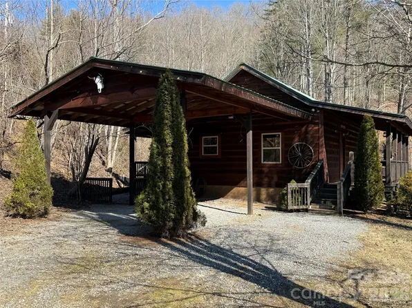 52 Supooh Ln, Sylva, NC 28779