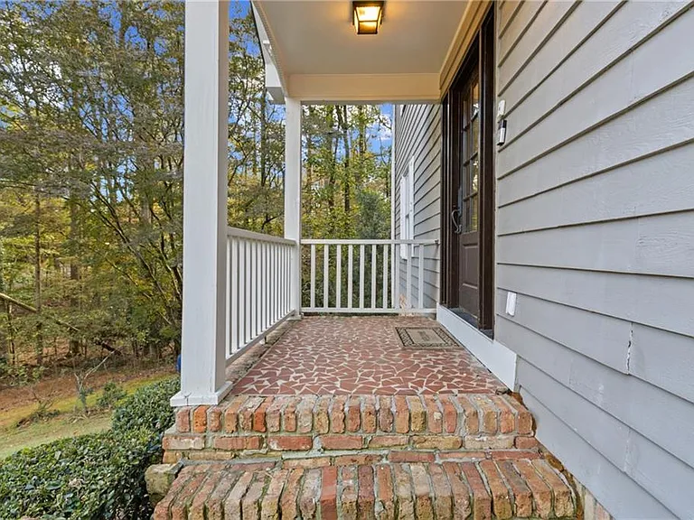 1532 Huntingdon Trl — Photo 4