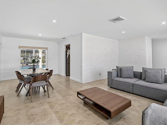 3rd image of 7000 Plantation Rd