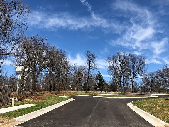 3rd image of Chassy Dr