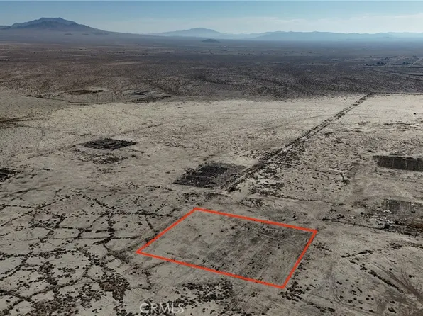 738 Lincoln Rd, Lucerne Valley, CA 92356