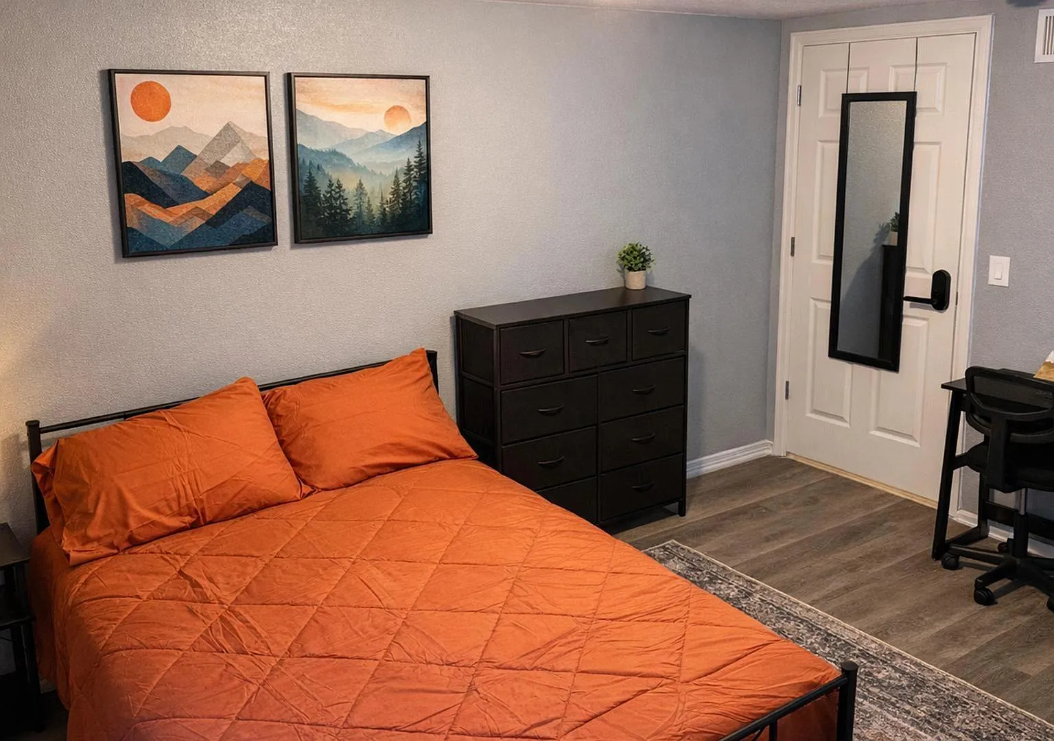 4 bed, 4.0 bath, 3000 sqft, $996 — Photo 1