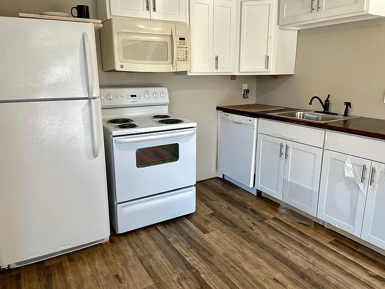 209 Willow Ln #2 — Photo 2