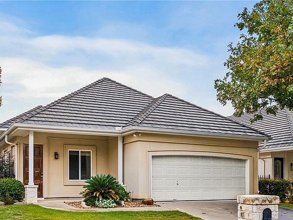 2nd image of 2225 Garden Ct