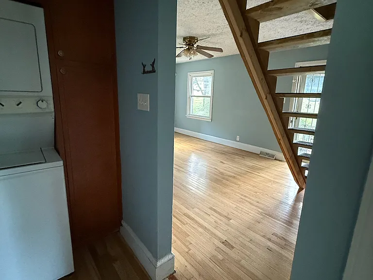 324 E Peterson Dr — Photo 42
