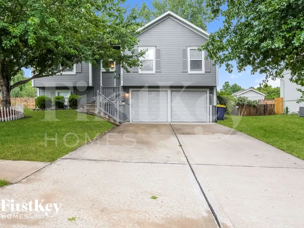 1034 Bunting Ln, Liberty, MO 64068