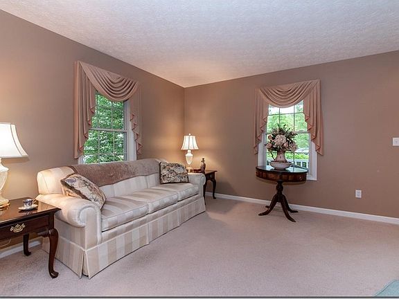 5th image of 1128 Meadow Woods Dr