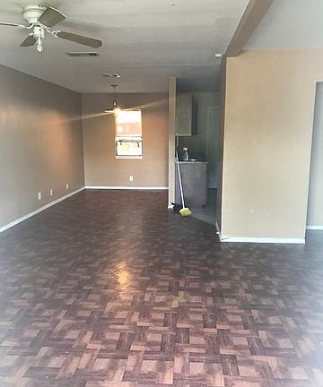 3rd image of 339 W Petaluma Blvd
