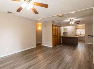 1914 E Vassar Dr, Visalia, CA